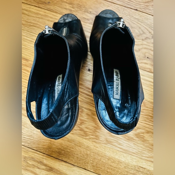 🎉HP🎉🔥 Manolo Blahnik🔥Vella Zipper Front🔥Slingback Bootie High Heels🔥 - Picture 10 of 15
